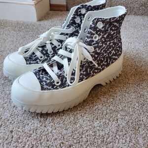 Converse All Star CTAS Lugged 2.0 Sand Dune womens size 5.5